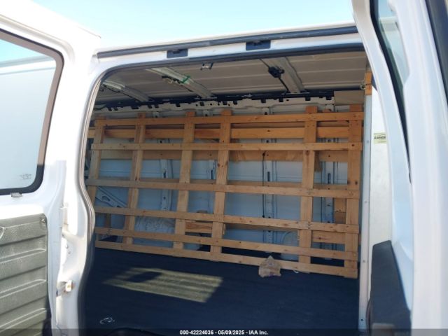 1GTW7AFF8G1259816 GMC Savana 2500 Work Van