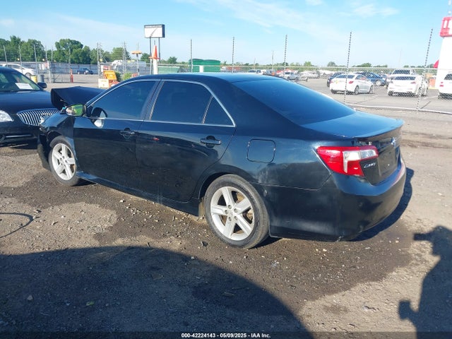 4T1BF1FK8EU432689 Toyota CAMRY SE