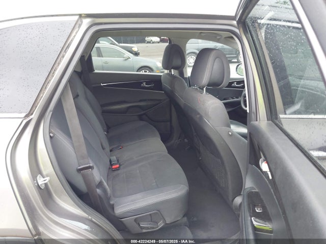 5XYPGDA51GG012335 KIA Sorento 3.3l Lx