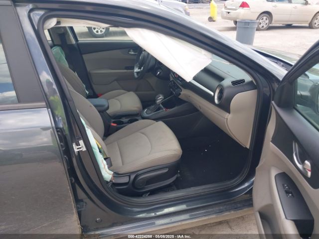3KPF24AD0KE011989 KIA Forte Lxs
