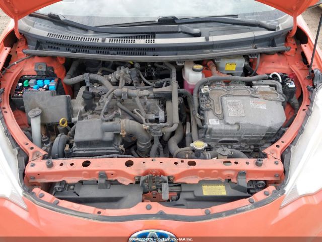 JTDKDTB35E1084842 Toyota Prius C Three