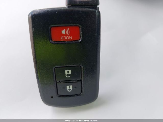 JTDKDTB35E1084842 Toyota Prius C Three