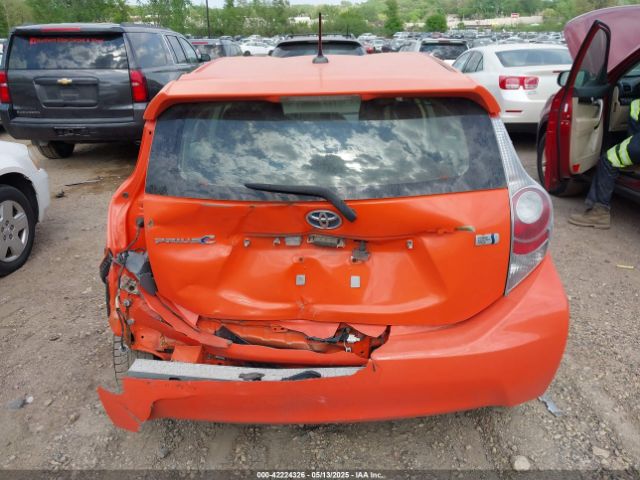 JTDKDTB35E1084842 Toyota Prius C Three
