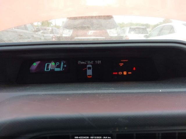JTDKDTB35E1084842 Toyota Prius C Three