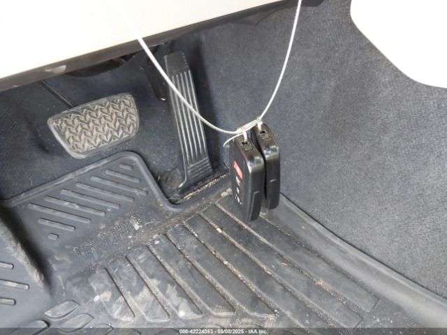 4T1B11HK2KU724975 Toyota CAMRY XLE