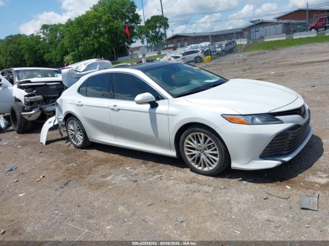 4T1B11HK2KU724975 Toyota CAMRY XLE