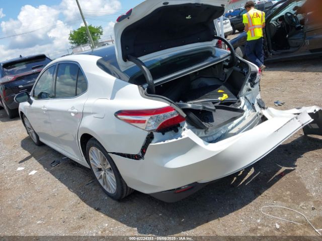4T1B11HK2KU724975 Toyota CAMRY XLE