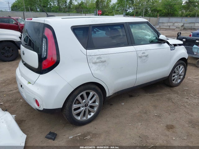 KNDJP3A56J7901068 KIA SOUL +