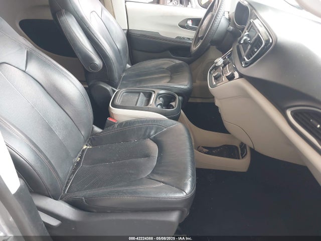 2C4RC1BG8LR115860 Chrysler Pacifica Touring L