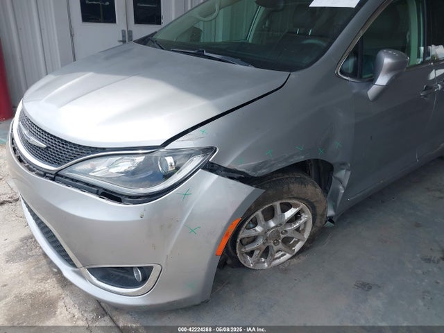 2C4RC1BG8LR115860 Chrysler Pacifica Touring L