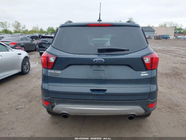 1FMCU0HD8KUA95939 Ford ESCAPE SEL