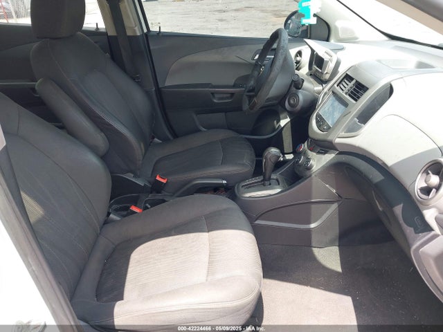 1G1JC5SH6G4138083 Chevrolet Sonic Lt Auto