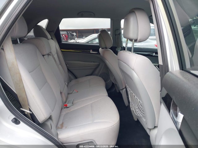 5XYKT3A61EG526563 KIA SORENTO LX