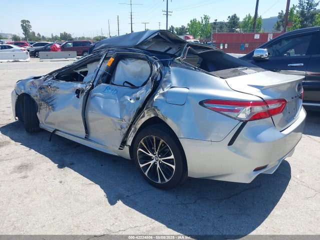 4T1B11HK2JU526038 Toyota CAMRY SE