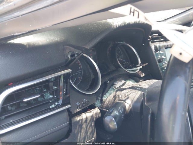 4T1B11HK2JU526038 Toyota CAMRY SE