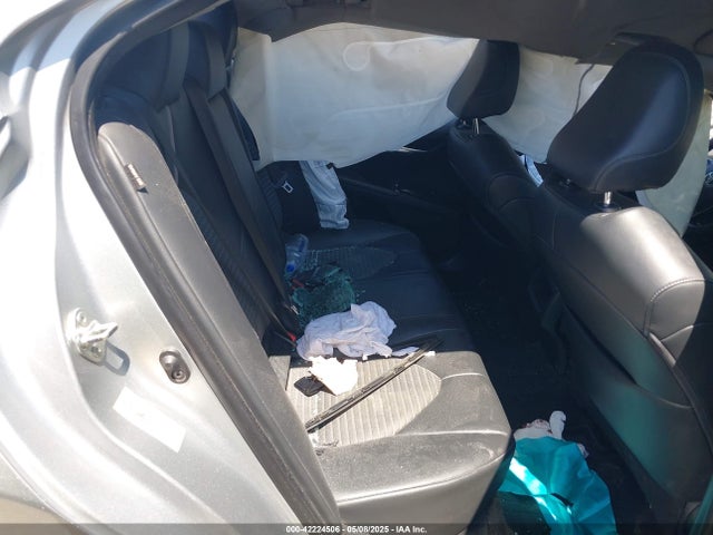 4T1B11HK2JU526038 Toyota CAMRY SE