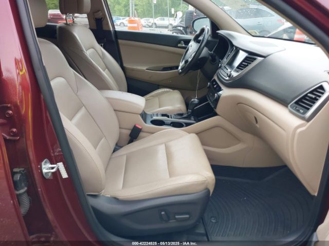 KM8J3CA43HU533913 Hyundai Tucson Se Plus