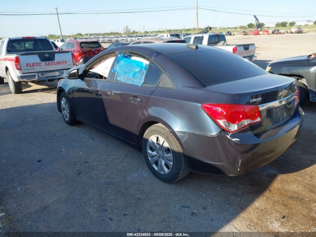 2016 CHEVROLET CRUZE LIMITED 1G1PC5SH8G7107992 Photo 2