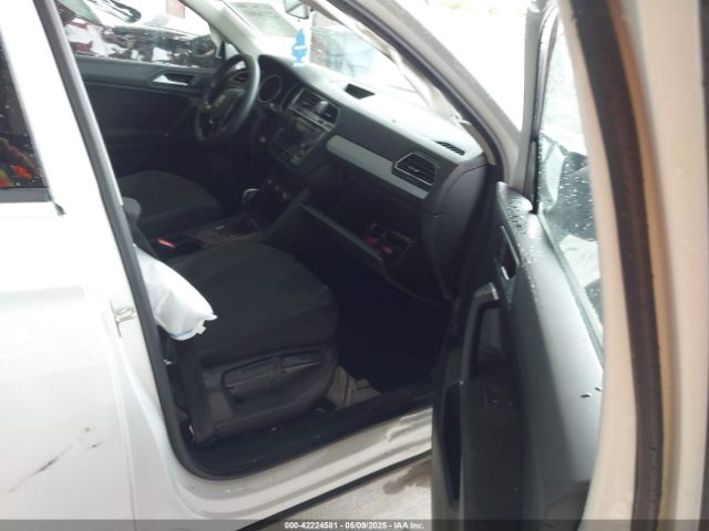 2020 VOLKSWAGEN TIGUAN 3VV1B7AX1LM110352 Photo 4