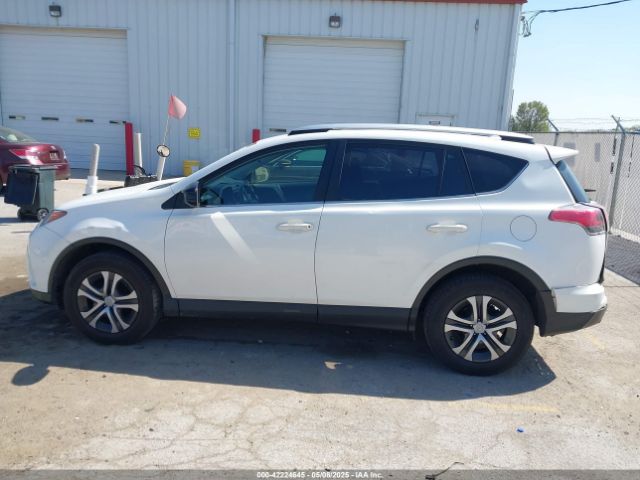 JTMBFREV1GJ084432 Toyota RAV4 LE