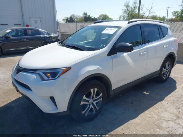 JTMBFREV1GJ084432 Toyota RAV4 LE