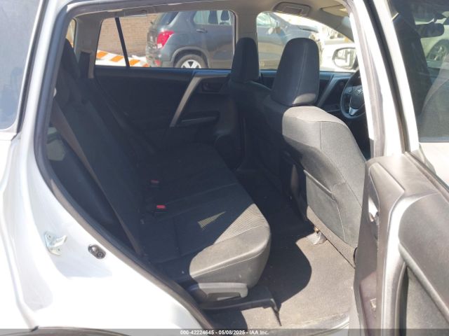 JTMBFREV1GJ084432 Toyota RAV4 LE