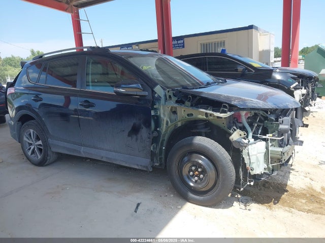 2T3WFREV2JW418817 Toyota Rav4 Xle
