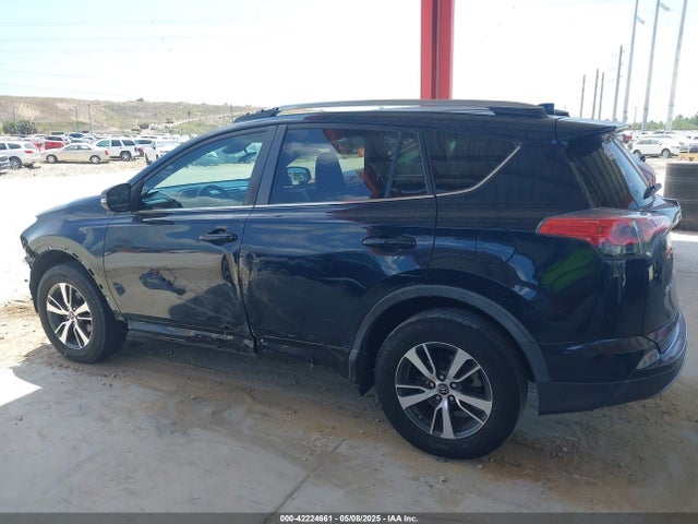 2T3WFREV2JW418817 Toyota Rav4 Xle
