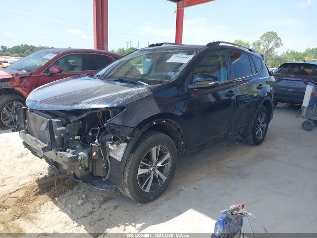 2T3WFREV2JW418817 Toyota Rav4 Xle
