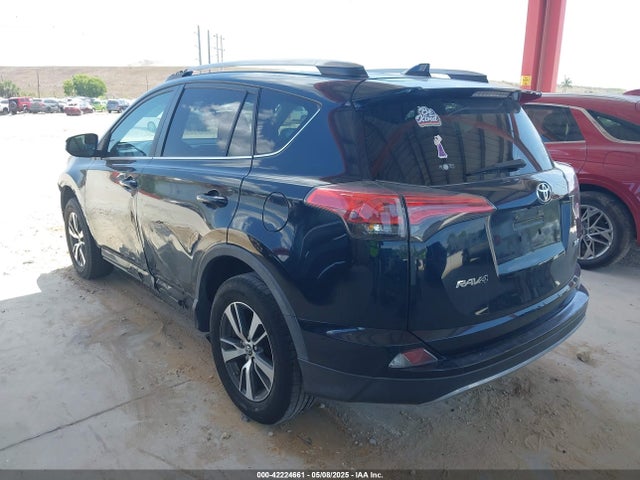 2T3WFREV2JW418817 Toyota Rav4 Xle