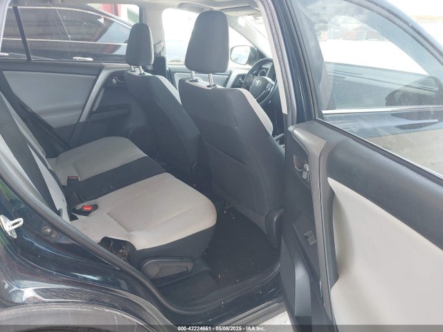 2T3WFREV2JW418817 Toyota Rav4 Xle