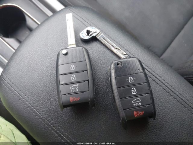 KNDPB3ACXF7793956 KIA Sportage Lx