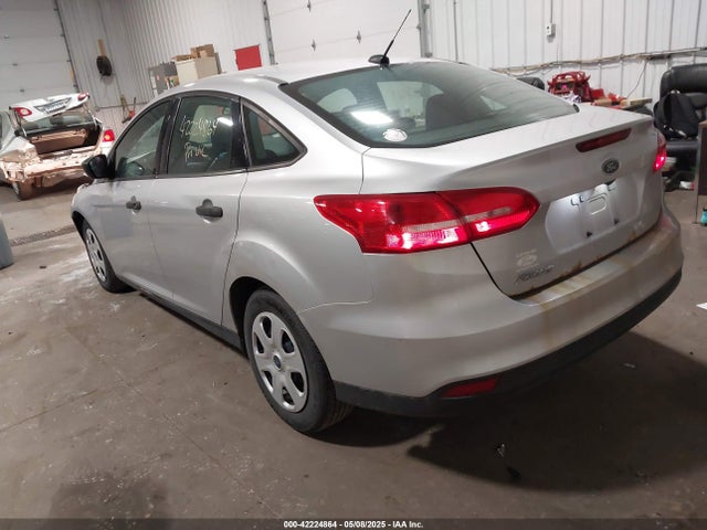 Ford FOCUS S 2017 1FADP3E29HL258106 Image 3