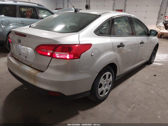 Ford FOCUS S 2017 1FADP3E29HL258106 Image 4