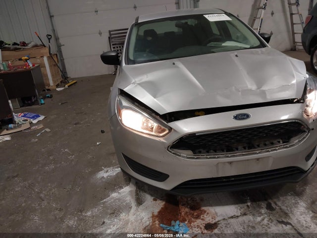Ford FOCUS S 2017 1FADP3E29HL258106 Image 6