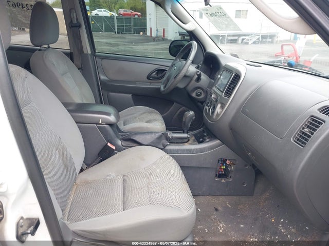 Продажа на аукционе авто 2005 Ford Escape Xlt, vin: 1FMYU93135KA52035, номер лота: 42224967