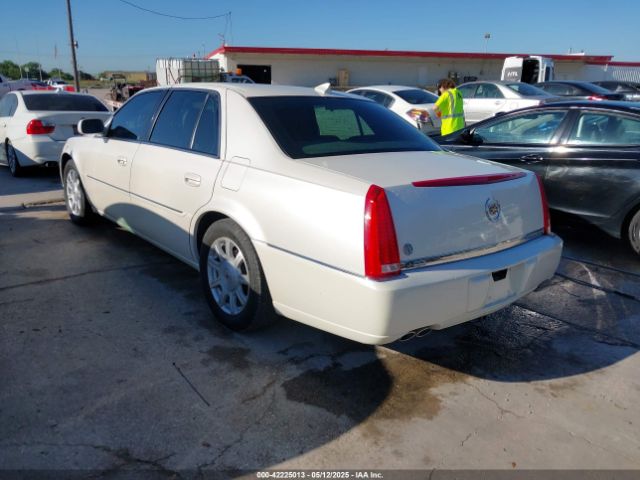 2010 CADILLAC DTS 1G6KA5EY6AU103633 Photo 2
