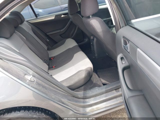 3VW2B7AJ9HM305599 Volkswagen 1.4 tsi