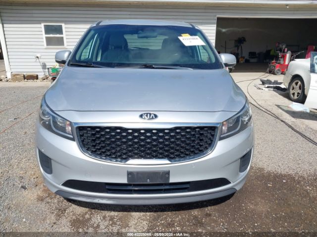 KNDMB5C15J6376317 KIA SEDONA LX