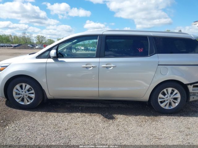 KNDMB5C15J6376317 KIA SEDONA LX