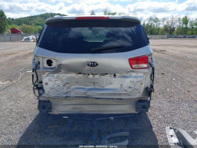 KNDMB5C15J6376317 KIA SEDONA LX