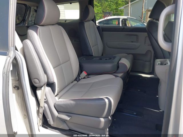 KNDMB5C15J6376317 KIA SEDONA LX