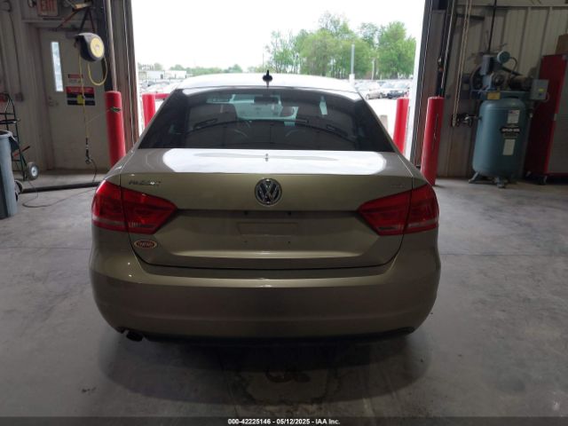 1VWAT7A38FC013595 Volkswagen Passat 1.8t Wolfsburg Edition