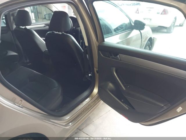 1VWAT7A38FC013595 Volkswagen Passat 1.8t Wolfsburg Edition