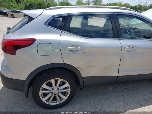 JN1BJ1CR4HW119221 Nissan Rogue Sport Sv