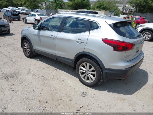 JN1BJ1CR4HW119221 Nissan Rogue Sport Sv