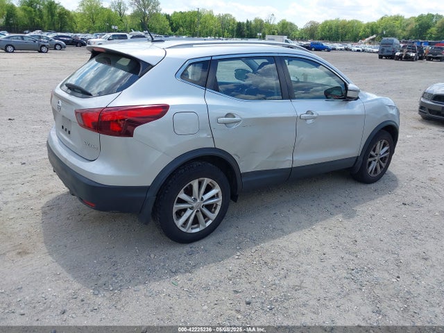 JN1BJ1CR4HW119221 Nissan Rogue Sport Sv