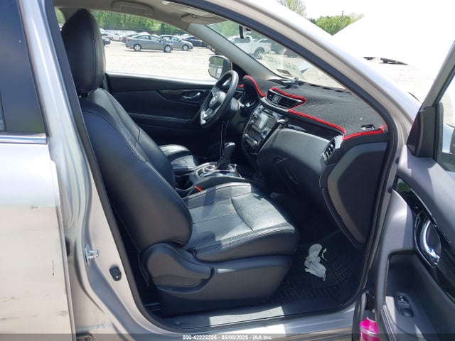 JN1BJ1CR4HW119221 Nissan Rogue Sport Sv