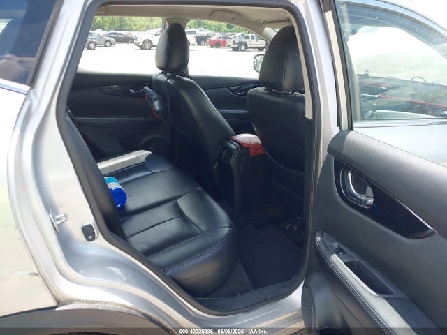 JN1BJ1CR4HW119221 Nissan Rogue Sport Sv