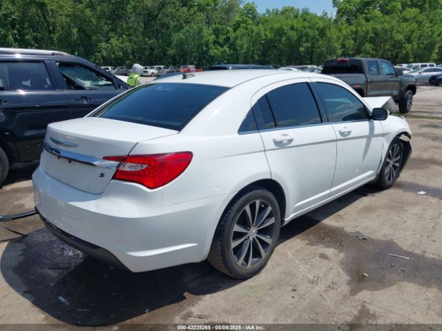 2014 CHRYSLER 200 1C3CCBBG9EN152089 Photo 3